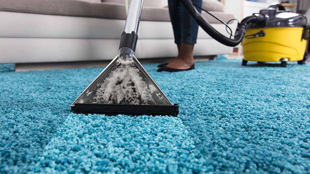 Dry carpet cleaning