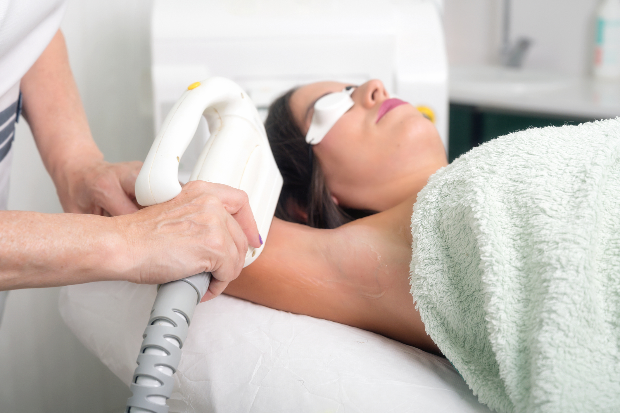Laser Hair Removal Procedure Pros. And Cons.
