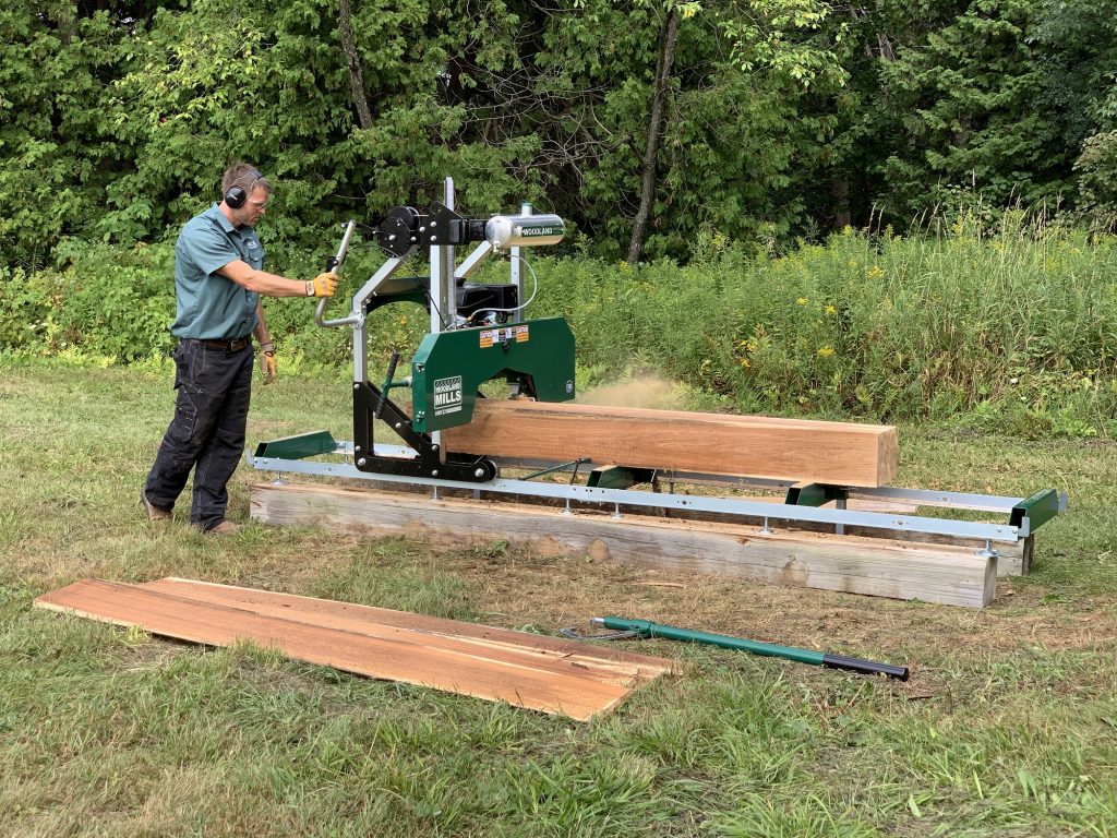 4 Things to Consider When Shopping for Portable Bandsaw Sawmills